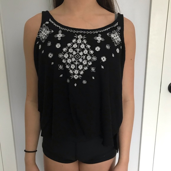 Embroidered aéropostale tank top - Picture 1 of 3